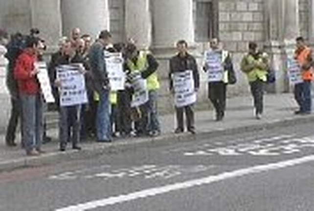 Gama workers - Protest at Four Courts Gama workers - Protest at Four Courts