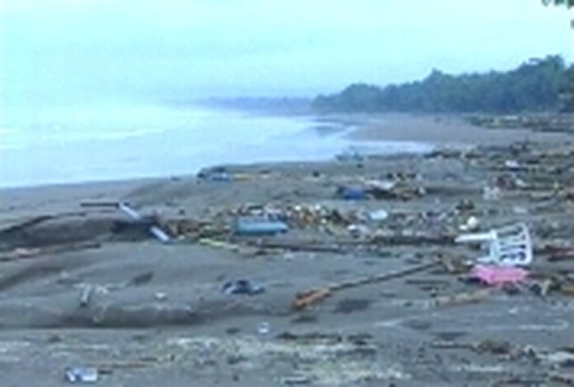 Java - 650 killed by tsunami Java - 650 killed by tsunami