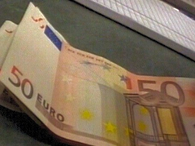 Wages - Increase in the minimum hourly rate by 35c Wages - Increase in the minimum hourly rate by 35c