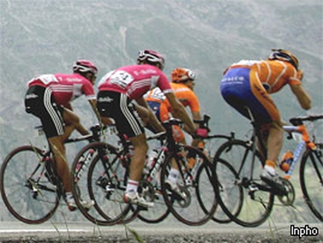 Fabian Cancellara showed a tremendous burts of speed to win today's stage