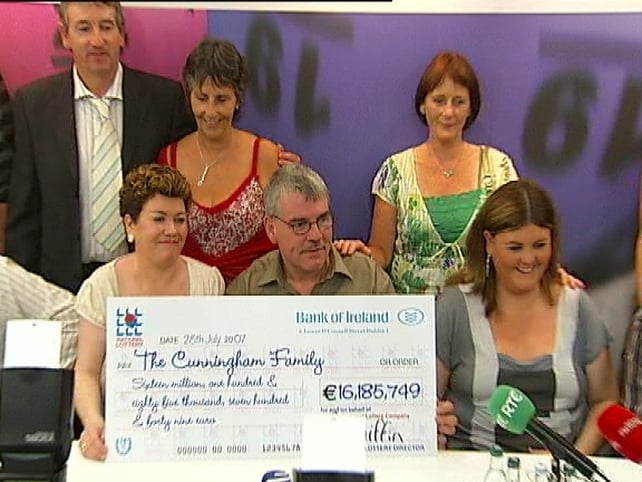 Cunningham family - Lotto winners collect prize Cunningham family - Lotto winners collect prize