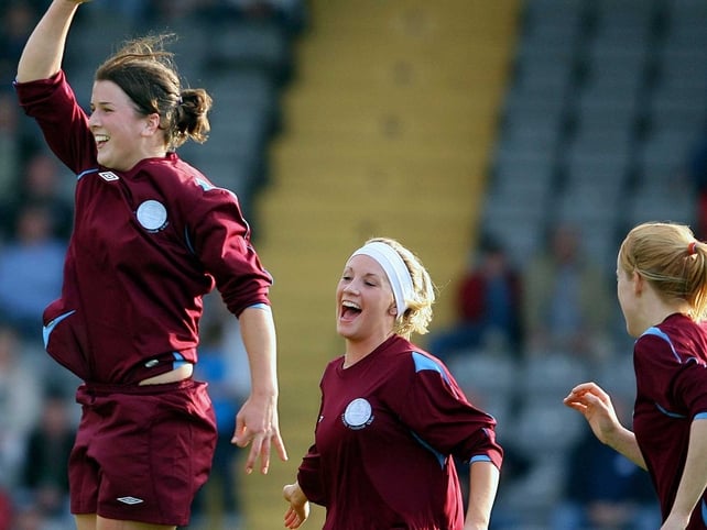 Niamh Fahey celebrates her match-winning goal at Dalymount Park this afternoon