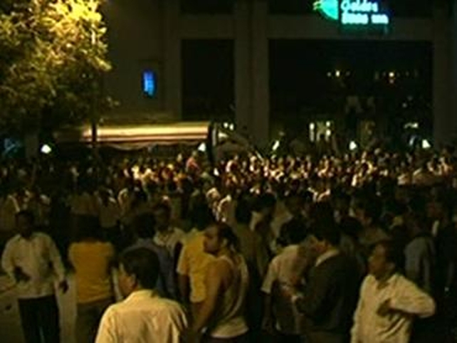 Mumbai - Reports of hostages being held Mumbai - Reports of hostages being held