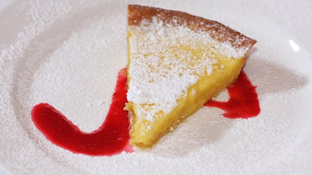 Lemon tart with a raspberry coulis Lemon tart with a raspberry coulis