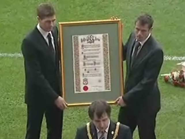 Steven Gerrard and Jamie Caraagher deliver the Freedom of the City of Liverpool to the families of the victims