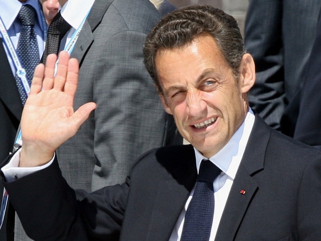 Nicolas Sarkozy - Collapsed while jogging Nicolas Sarkozy - Collapsed while jogging