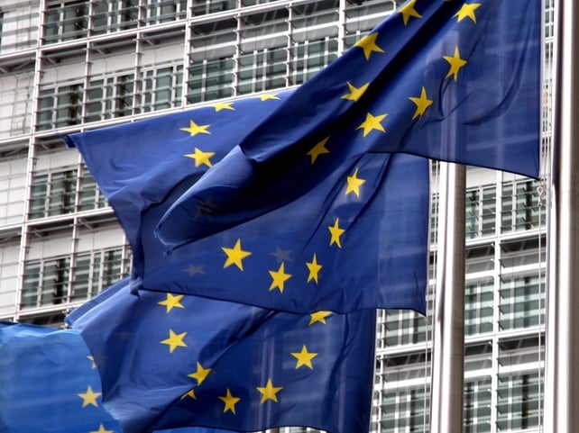 Lisbon Treaty - Yes side ahead Lisbon Treaty - Yes side ahead