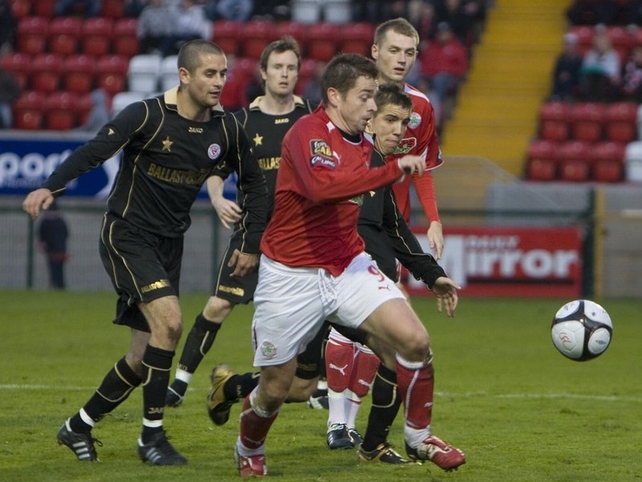 Cliftonville's Chris Scannell attacks the Sligo goal - © Michael Melly