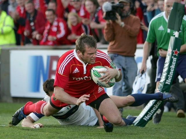 Denis Fogarty crosses the line for one of Munster's seven tries