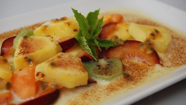Gratinated Tropical Fruits with Champagne Sabayon Gratinated Tropical Fruits with Champagne Sabayon