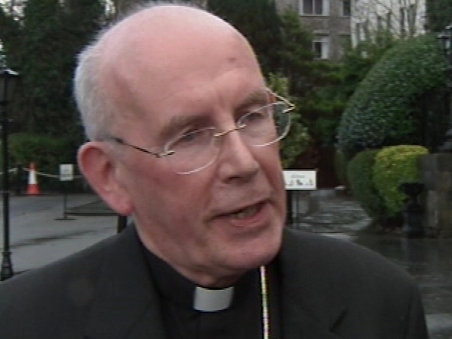 Seán Brady - Met abuse victims Seán Brady - Met abuse victims