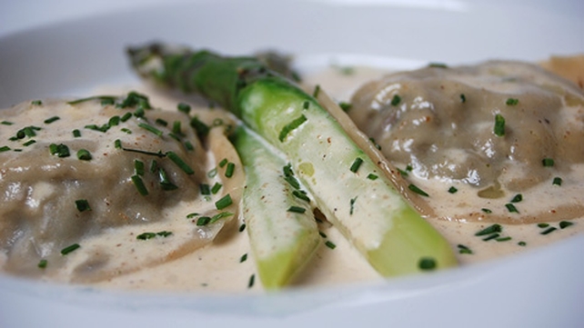 Mushroom Filled Ravioli Parcels with White Wine Foam Mushroom Filled Ravioli Parcels with White Wine Foam