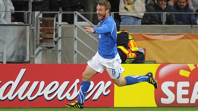 Daniele de Rossi expects to play in defence against Spain