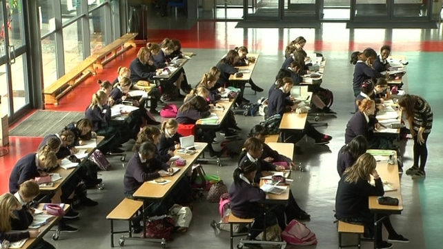 This year the vast majority of Junior Cert students sat exams in 10 or 11 subjects This year the vast majority of Junior Cert students sat exams in 10 or 11 subjects