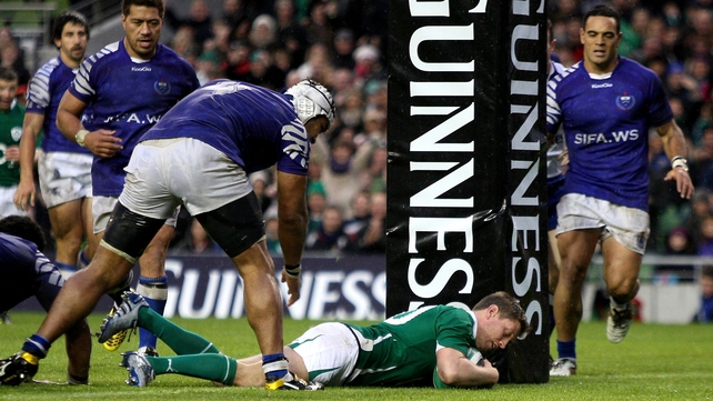 Ronan O'Gara crosses the whitewash for Ireland's second try on 65 minutes
