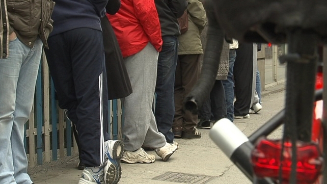 Jobseekers' Benefit is inadequate, says report Jobseekers' Benefit is inadequate, says report