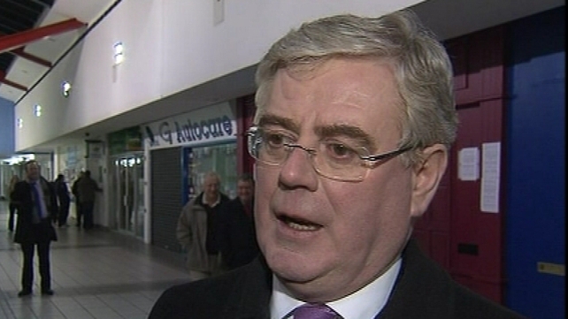 Eamon Gilmore - Wants early election Eamon Gilmore - Wants early election