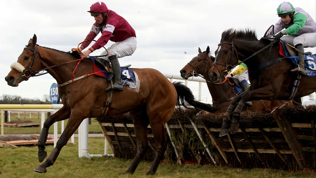 Quito De La Roque will run in the Crabbie's Grand National on Saturday