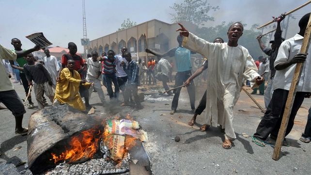 Kano - Buhari supporters set up barricades Kano - Buhari supporters set up barricades