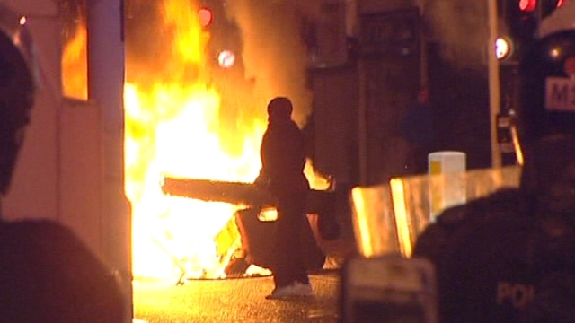 Seven arrests after Belfast rioting - RTÉ News