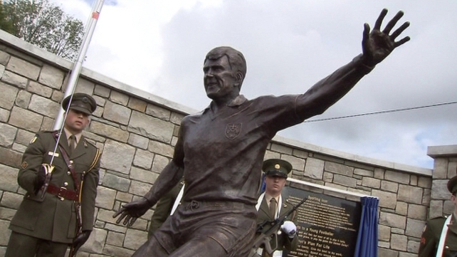 Life-sized statue of Dermot Earley unveiled in Co Roscommon Life-sized statue of Dermot Earley unveiled in Co Roscommon