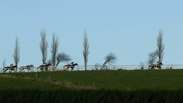 Preview for seven-race mixed card at Clonmel