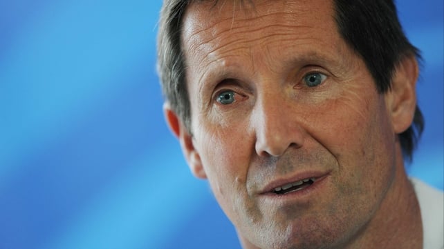 Wallabies coach Robbie Deans wants his side to finish on a positive note against Wales