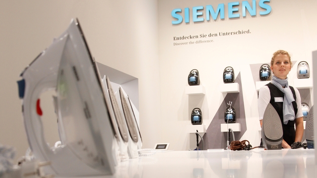 Siemens reported net earnings of €1.21 billion for its fiscal first quarter Siemens reported net earnings of €1.21 billion for its fiscal first quarter