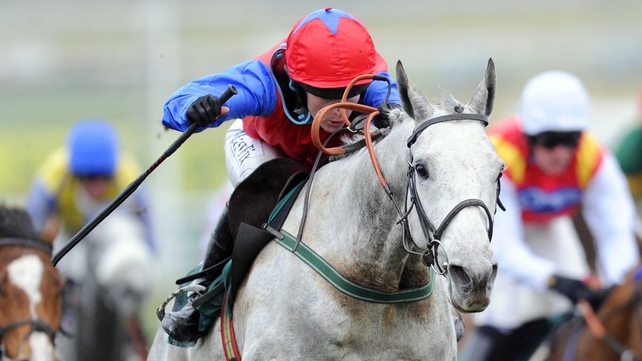 Last season's French Champion Hurdle winner Thousand Stars led home stable companion Zaidpour in a Grade 2 at Auteuil on Sunday