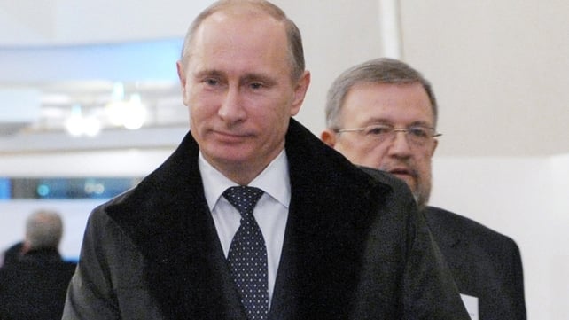 Vladimir Putin's United Russia party in slim majority Vladimir Putin's United Russia party in slim majority