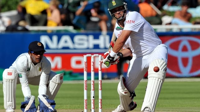Test ton - Jacques Kallis on his way to 159 not out at Newlands