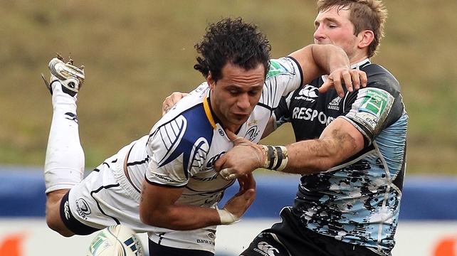 Isa Nacewa is tackled by John Barclay
