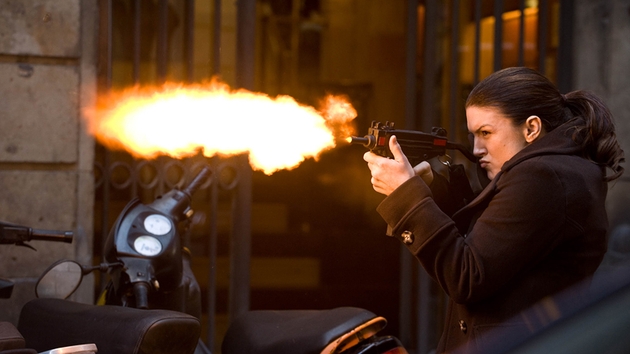What Haywire lacks in backstories and character arcs it more than makes up for in shootouts and chokeholds