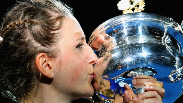Victoria Azarenka beat Maria Sharapova 6-3 6-0