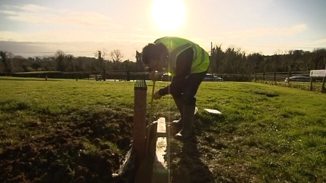 It is estimated that there are between 450,000 and 500,000 septic tanks in the country It is estimated that there are between 450,000 and 500,000 septic tanks in the country