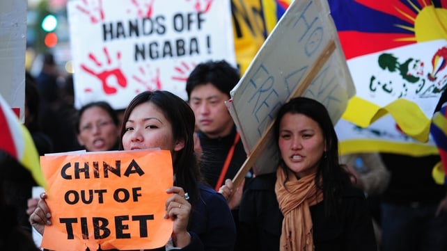 Pro-Tibetan demonstrators protest against Chinese-ruled Tibet in front of a downtown hotel in Los Angeles Pro-Tibetan demonstrators protest against Chinese-ruled Tibet in front of a downtown hotel in Los Angeles