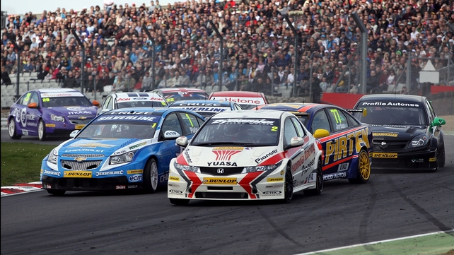 Smith signs Motorbase BTCC contract