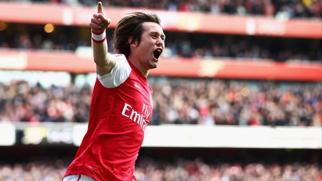 Arsene Wenger is confident that Tomas Rosicky will stay with Arsenal