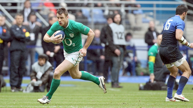 Tommy Bowe scores the first of his two tries in Paris