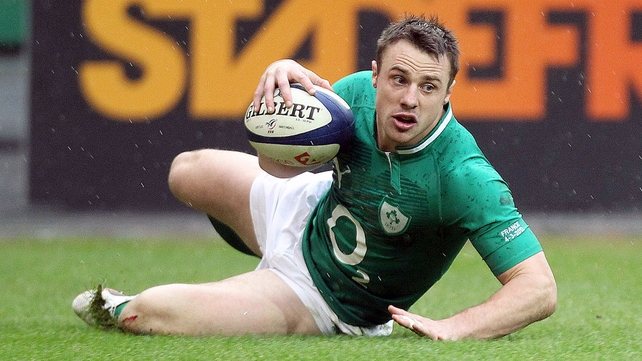Tommy Bowe scores Ireland's second try