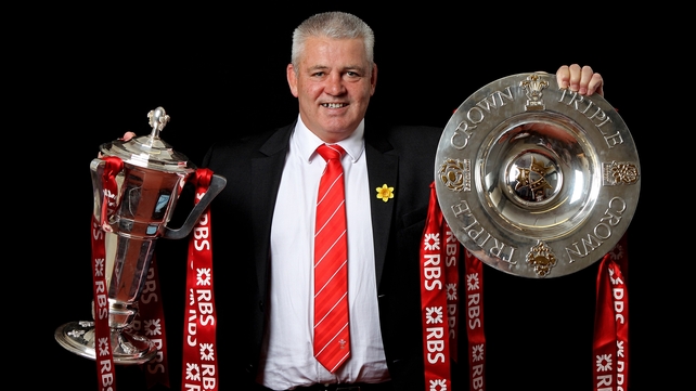Warren Gatland poses with the RBS 6 Nations trophy and the Triple Crown