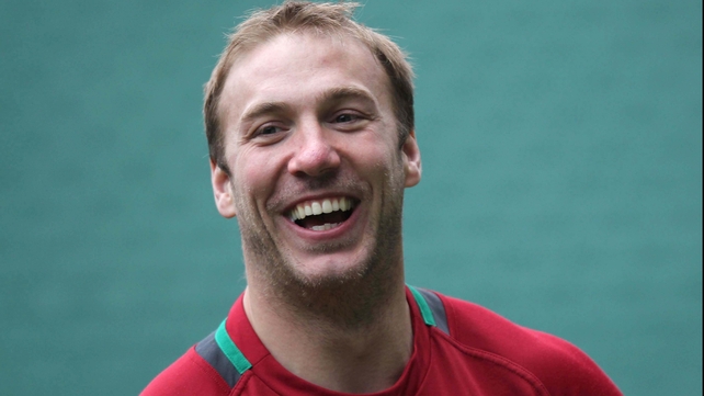 Stephen Ferris has accused an England player of bting his finger during Saturday's RBS 6 Nations clash