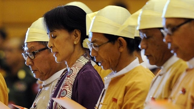 Aung San Suu Kyi reads her parliamentary oath Aung San Suu Kyi reads her parliamentary oath