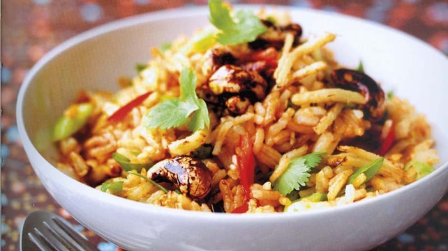 Thai fried rice with toasted cashews Thai fried rice with toasted cashews