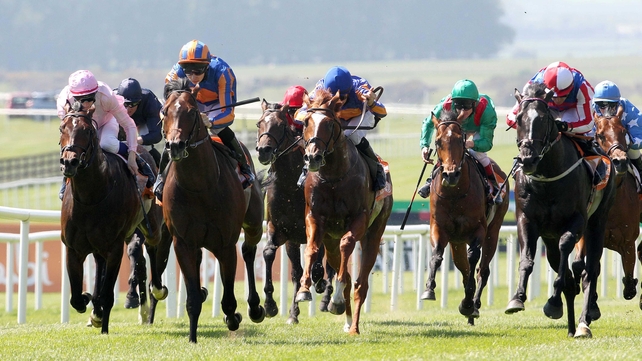 For a second consecutive year, trainer Aidan O'Brien claimed the Irish 2000 Guineas with a horse that had disappointed in the English edition