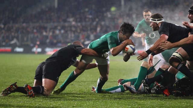 Conor Murray's strength around the ruck will be brought to bear