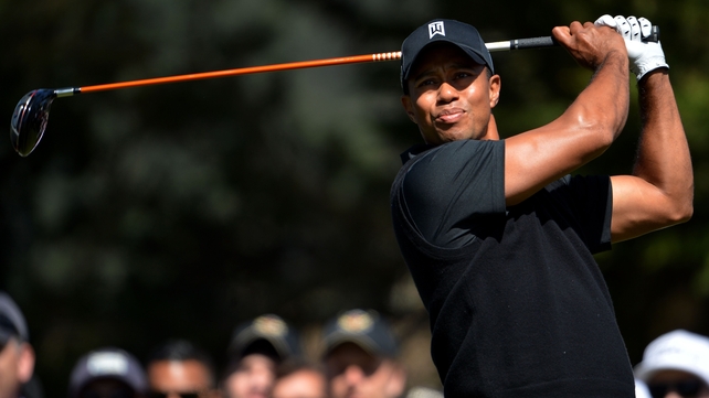 Tiger Woods shares the US Open lead