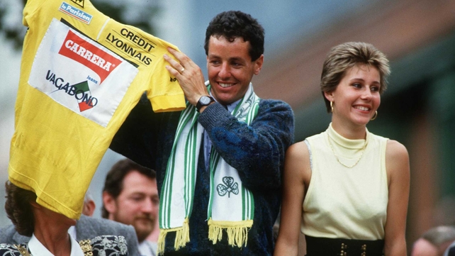 Stephen Roche displays his Tour de France winners yellow jersey in 1987