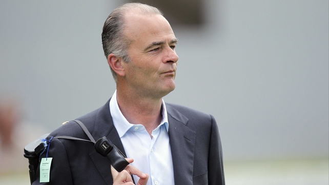 Eddie Lynam is sending the exciting Viztoria to France, hoping she'll cement her place towards the top of the ante-post list for the 2013 1,000 Guineas