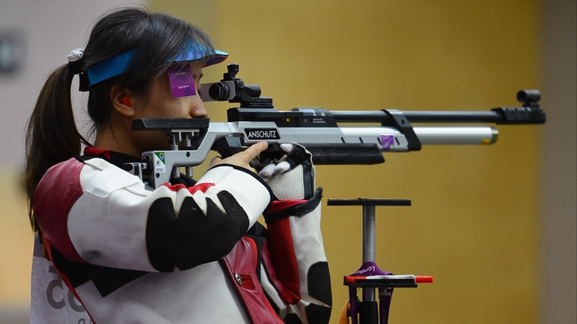 China's Yi Siling won the first gold medal of these Games when justifying favouritism in the women's 10m air rifle discipline